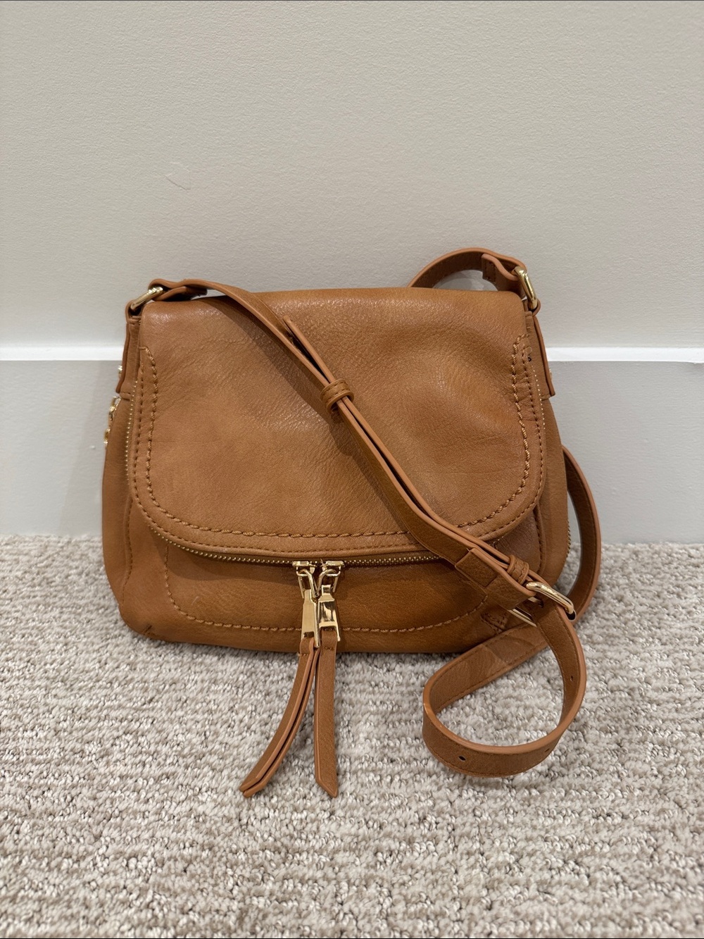 Antik Kraft • Brown Camel Crossbody Saddle Bag Vegan Leather